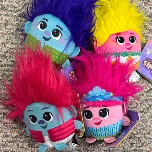 Trolls Band Together Harmony playing characters